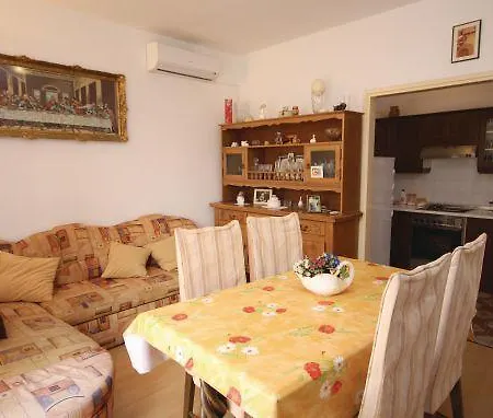 Apartment Vodnjanska 773